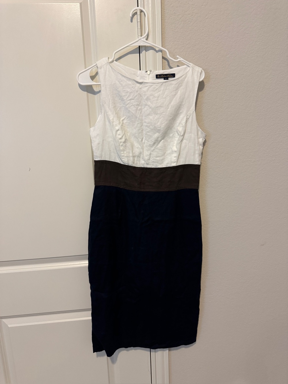 Brooks Brothers colorblocked boat neck sheath dress in navy and white size 6